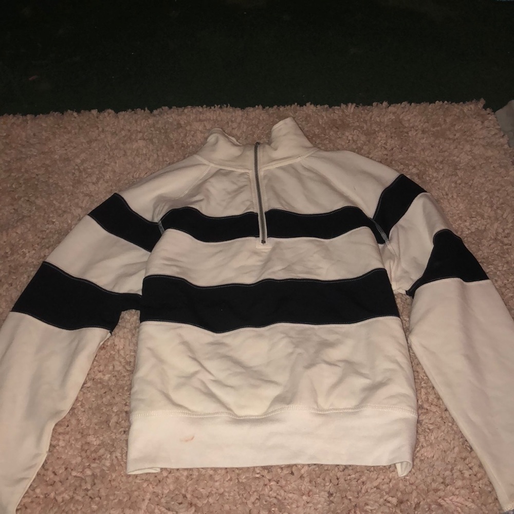 zip up sweater